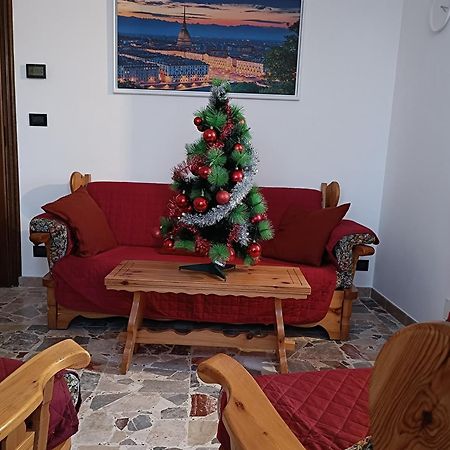 Grazioso Bilocale Merlino, Luminoso Con Vista Santuario, Wifi Giaveno Bagian luar foto