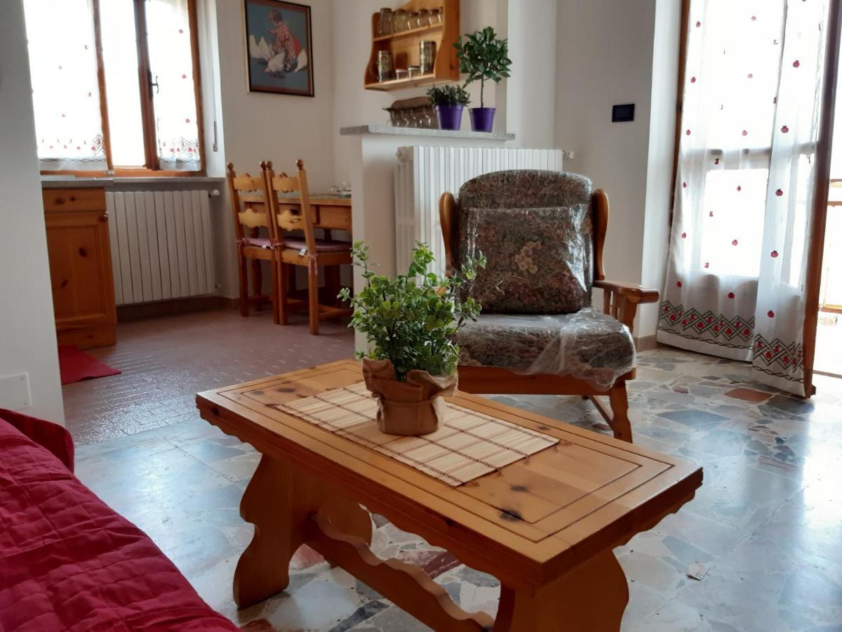 Grazioso Bilocale Merlino, Luminoso Con Vista Santuario, Wifi Giaveno Bagian luar foto